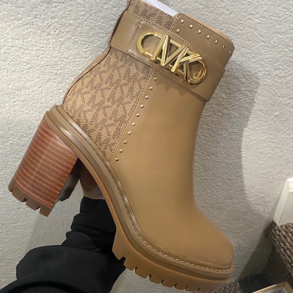 Brand new Michael Kors Parker Leather Boots